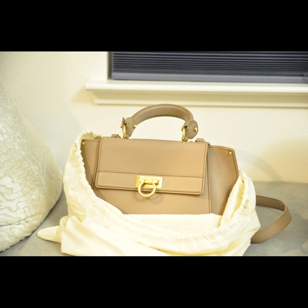 Ferragamo shoulder bag